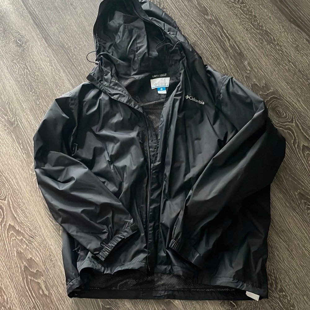 Columbia wind breaker